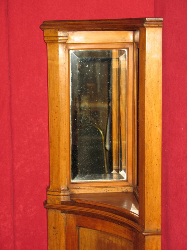 Paire d'encoignures époque Art Nouveau en bois fruitier