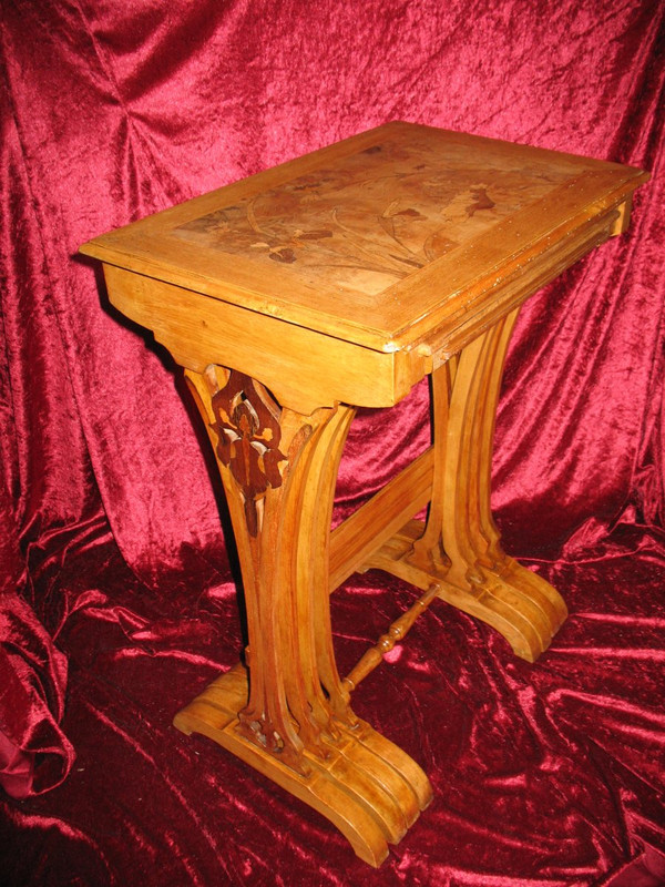 Nesting tables with iris decorations Ecole de Nancy in the taste of Gallé Art Nouveau period