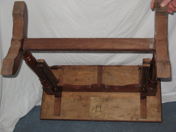 Table with system or flying table, mahogany scheduler by A. Feret period 19th century