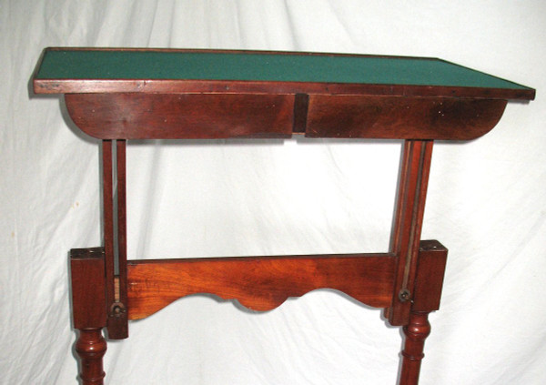 Table with system or flying table, mahogany scheduler by A. Feret period 19th century