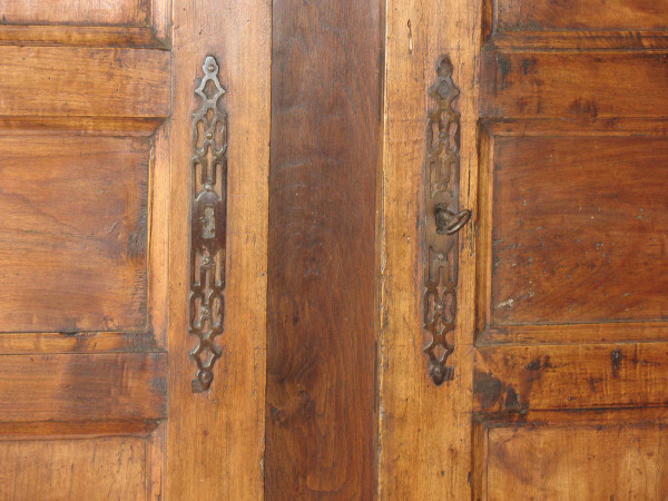 Boiserie en châtaignier à 2 portes avec son encadrement Origine Périgord époque 19ème