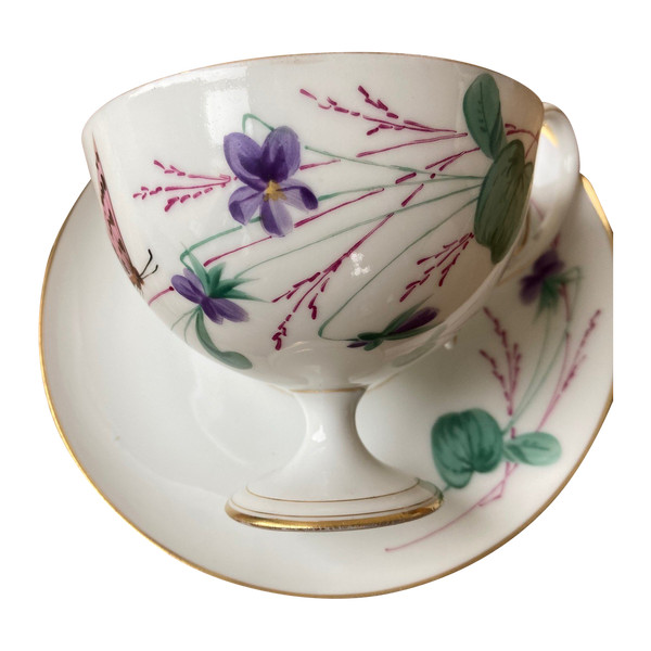 Tasse et sa sous tasse en porcelaine fine