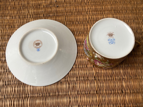 Tazza e piattino in porcellana