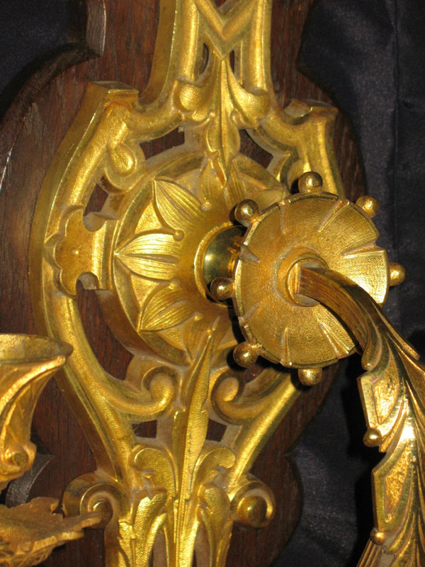 Grande applique in bronzo in stile gotico del XIX secolo con 3 bracci di luce