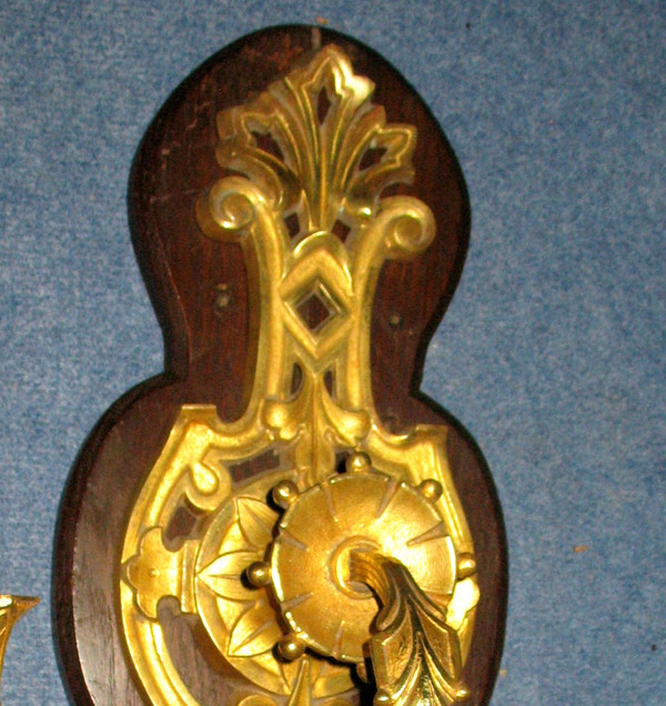 Grande applique in bronzo in stile gotico del XIX secolo con 3 bracci di luce