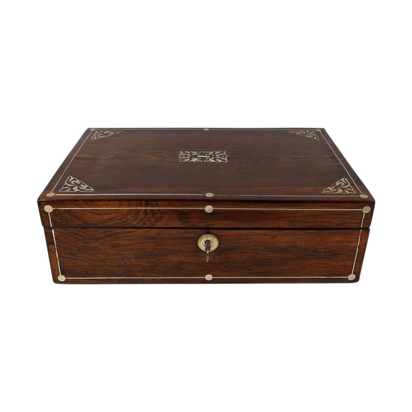 Travel writing case in walnut and mother-of-pearl, Napoleon III period - mid-19th century