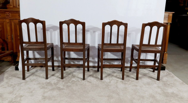 Suite de 4 chaises en chêne massif – 2ème moitié XIXe