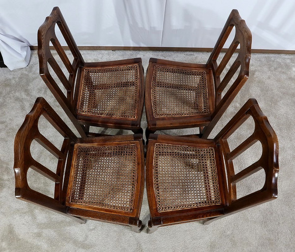 Suite de 4 chaises en chêne massif – 2ème moitié XIXe