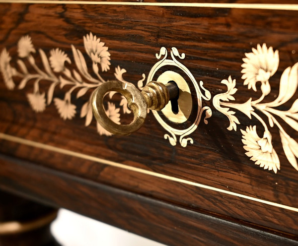 Table en Palissandre, style Louis XVI, époque Napoléon III – Milieu XIXe