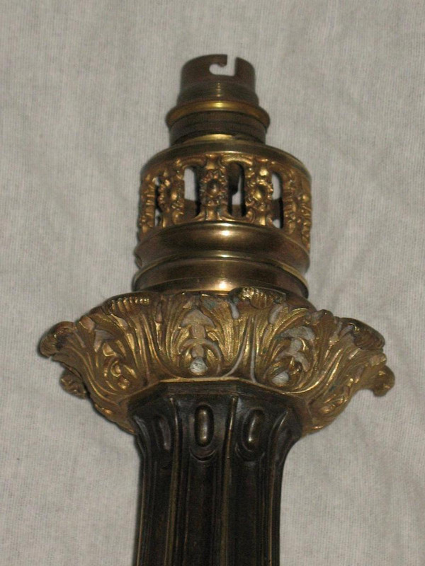 Lampada tipo Carcel in bronzo XIX secolo Periodo della Restaurazione