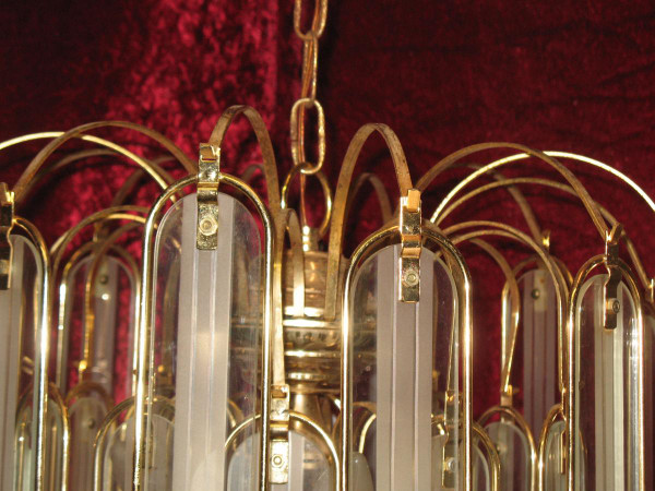 Glass and gilded metal chandelier with 6 sconces from the 60s and 70s