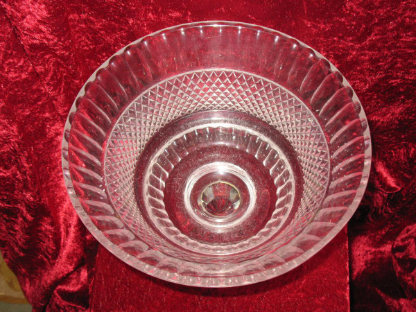 Grande coupe sur pied centre de table en cristal taillé de Baccarat époque fin 19ème