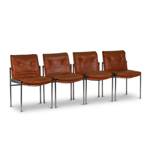 Serie di due sedie in pelle e metallo cromato, anni 1970, LS51841207B