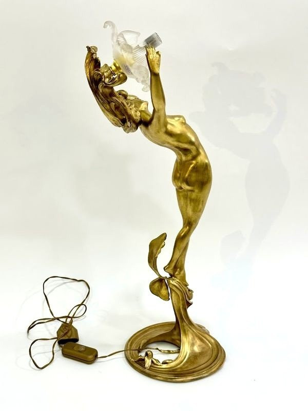 Lampada in bronzo "Ninfa Art Nouveau"