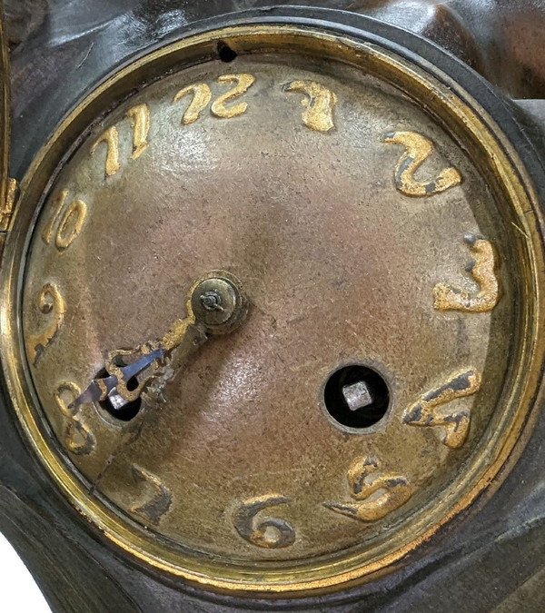 "Rifilatura in regola l'Art Nouveau per le giovani donne