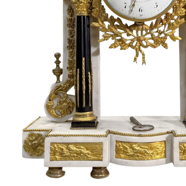 Louis XVI Portico Pendulum In Gilt Bronze And White Marble