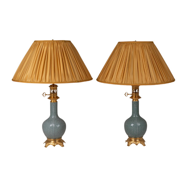 Coppia di lampade in porcellana celeste e bronzo, 1880 circa, LS5543798A