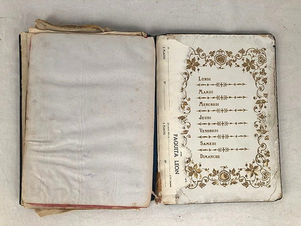 Schreibkasten aus ebonisiertem Holz, verziert mit Blumen und Burgauté-Dokumentenhalter, Napoleon III