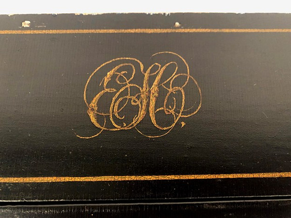 Schreibkasten aus ebonisiertem Holz, verziert mit Blumen und Burgauté-Dokumentenhalter, Napoleon III