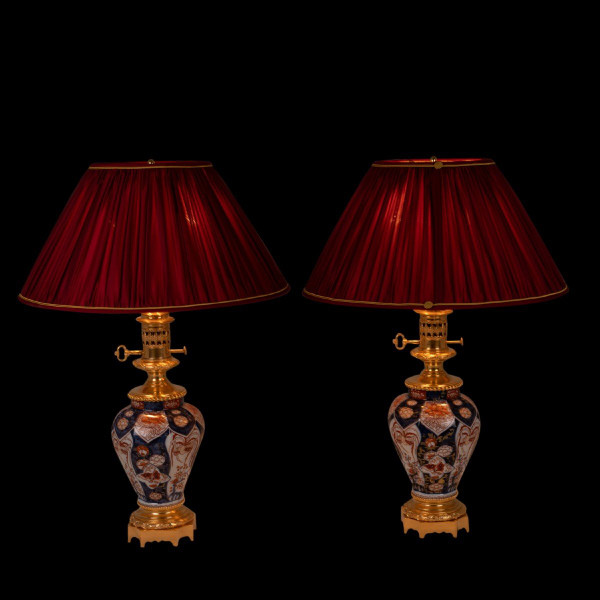 Coppia di lampade in porcellana e bronzo Imari, 1880 circa, LS53631044