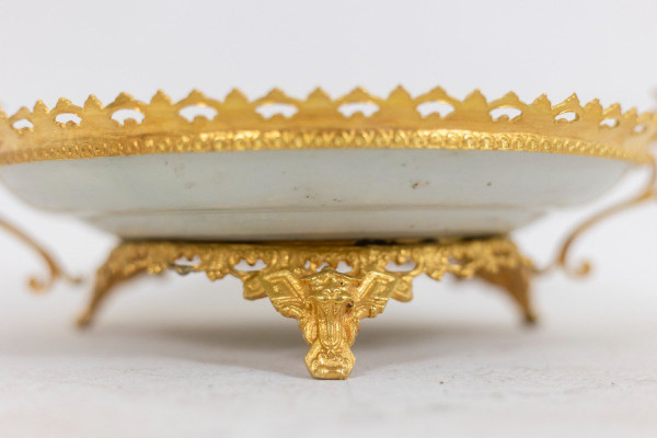 Assiette En Porcelaine De Canton Et Bronze, Circa 1880