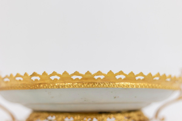 Assiette En Porcelaine De Canton Et Bronze, Circa 1880