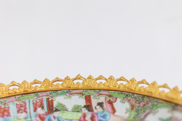 Assiette En Porcelaine De Canton Et Bronze, Circa 1880