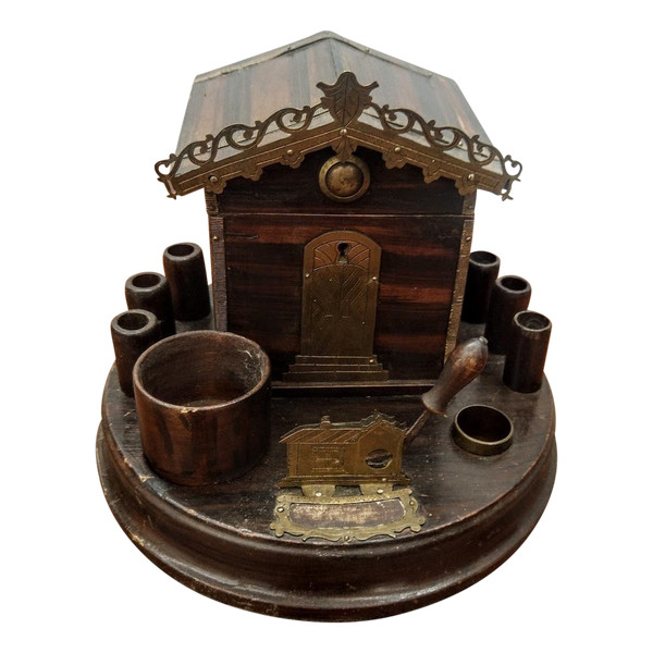 Smoker's box, cigar box.