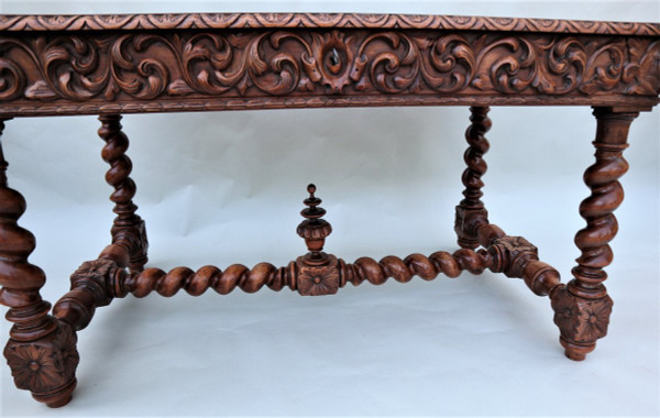 Grande Table De Milieu En Chêne Sculpté De Style Louis XIII