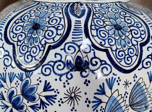 Pair of Delft-style earthenware vases - Late 19th century