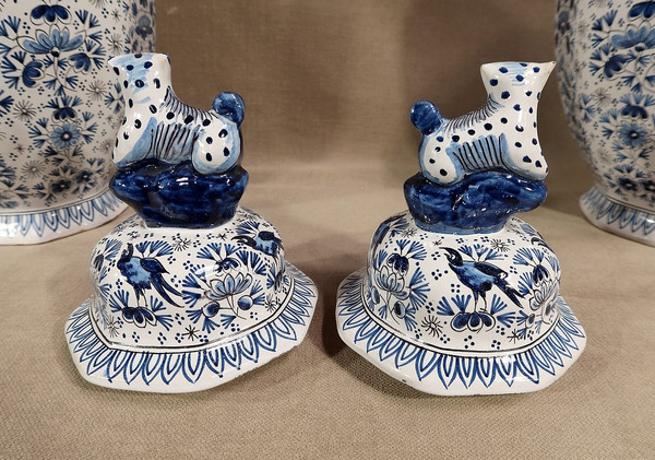 Pair of Delft-style earthenware vases - Late 19th century