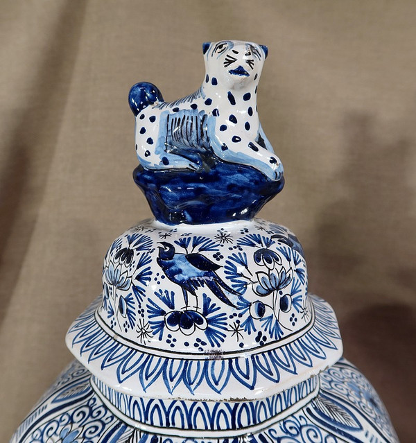 Pair of Delft-style earthenware vases - Late 19th century