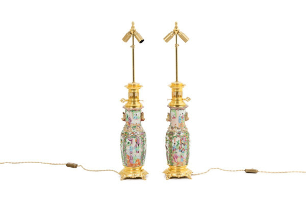 Paire De Lampes En Porcelaine De Canton Et Bronze Doré, Circa 1880, LS4849553A