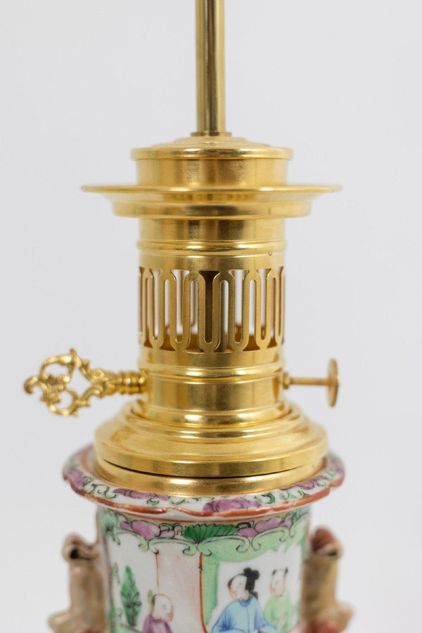 Paire De Lampes En Porcelaine De Canton Et Bronze Doré, Circa 1880, LS4849553A