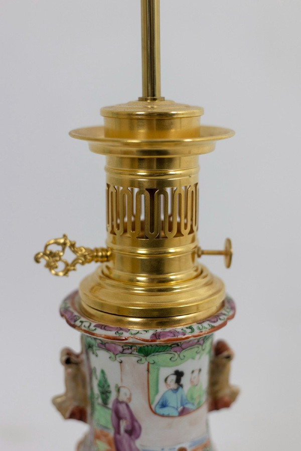 Paire De Lampes En Porcelaine De Canton Et Bronze Doré, Circa 1880, LS4849553A