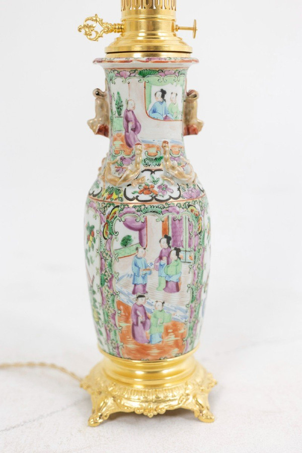 Paire De Lampes En Porcelaine De Canton Et Bronze Doré, Circa 1880, LS4849553A
