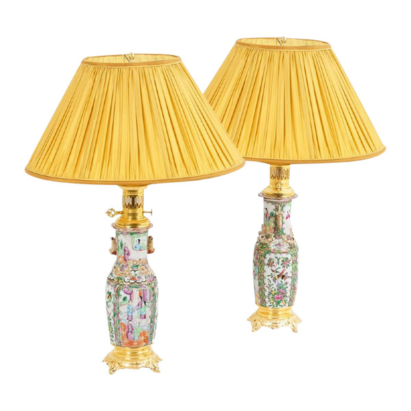 Paire De Lampes En Porcelaine De Canton Et Bronze Doré, Circa 1880, LS4849553A