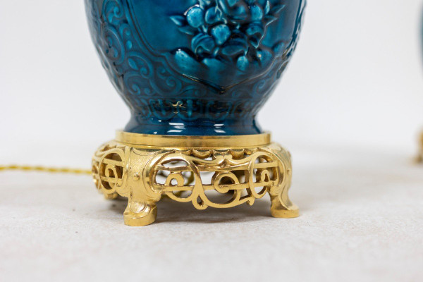 Coppia di lampade in ceramica e bronzo, 1880 circa, LS47581076
