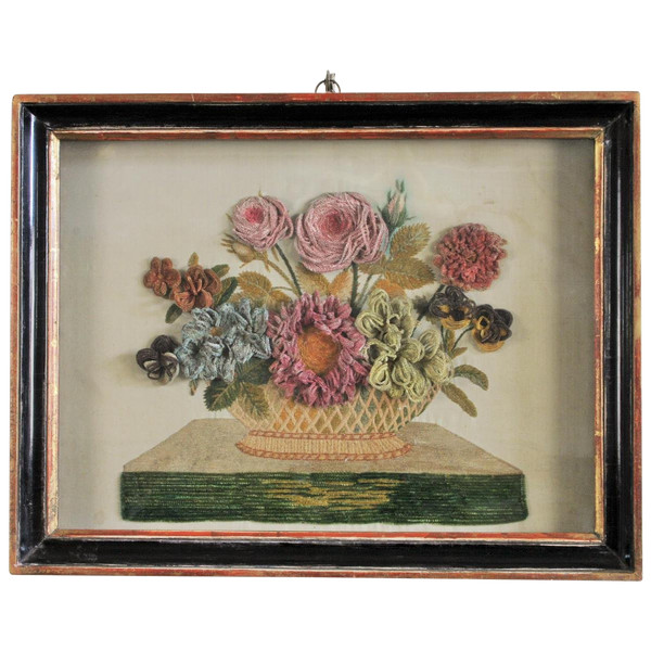 fleurs en soie brodée dans un cadre vitrine, époque Napoléon III