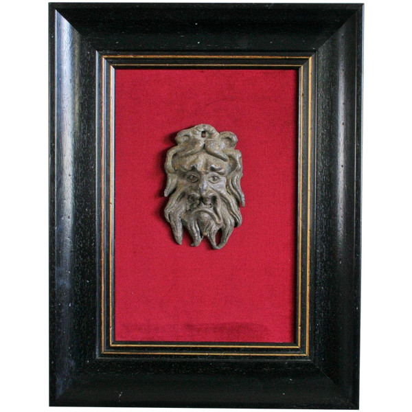 Mascaron in piombo patinato, epoca rinascimentale, incorniciato