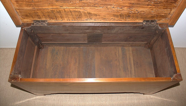Piccolo riccio regionale in legno massiccio di ciliegio - seconda metà del XIX secolo
