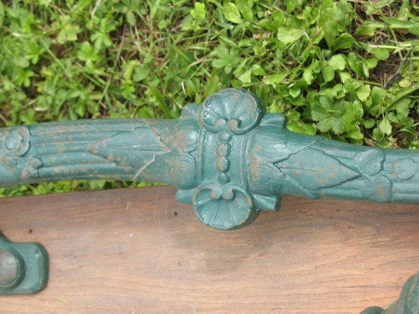 Cast iron water pump, 19th century, Chappée brand, decorated with dolphin and plants h: 140 cm