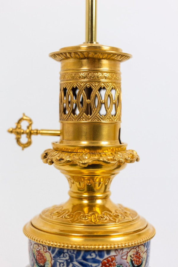 Paire De Lampes En Porcelaine d'Imari Et Bronze Doré, Circa 1880, Ls4547631