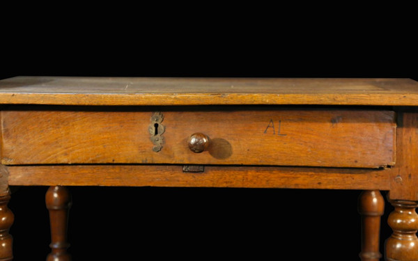 Petite table à écrire Louis XIII XVIIème siècle 