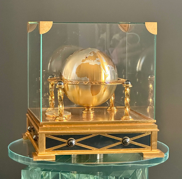 Hour Lavigne, Bronze Globe Table Clock