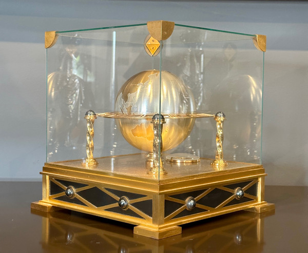 Hour Lavigne, Bronze Globe Table Clock