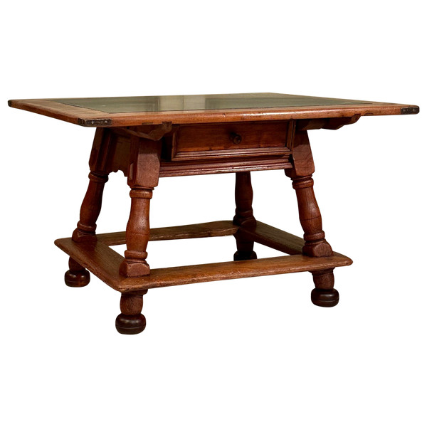 17th Century Walnut Table De Changeur