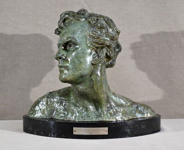 Grande bronzo "Jean Mermoz", firmato A.Ouline - Prima parte del XX secolo