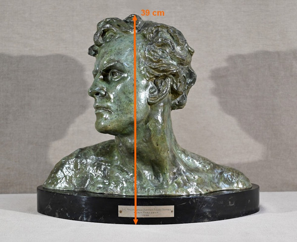Grande bronzo "Jean Mermoz", firmato A.Ouline - Prima parte del XX secolo