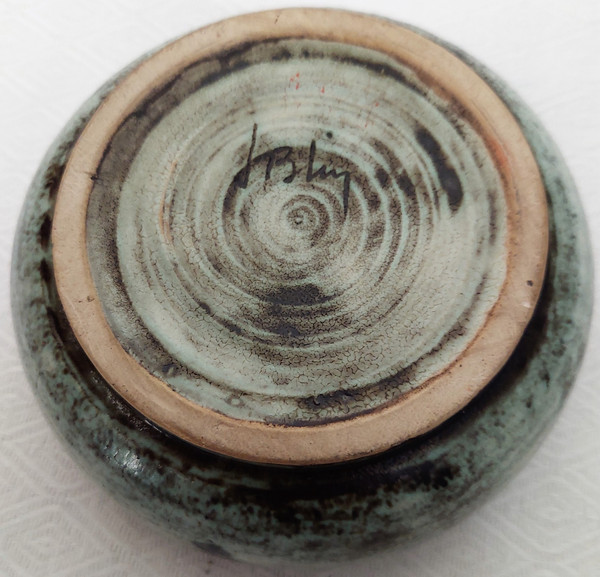 JACQUES BLIN (1920-1995) Empty pocket or vintage ceramic cup Signed. H. 4.5 D 12.5 cm